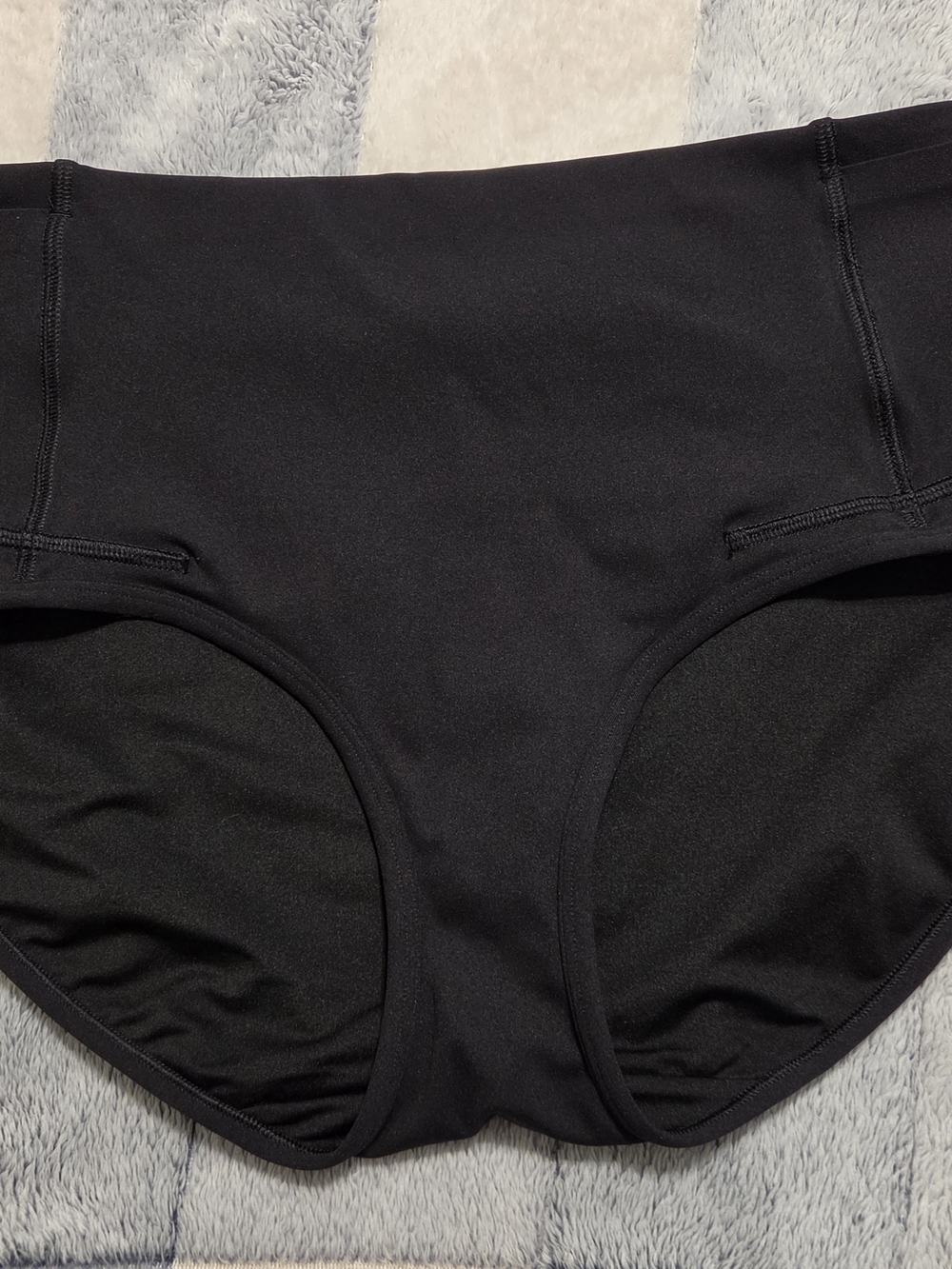 Lululemon Racing Briefs Size 8 - Picture 2 of 5